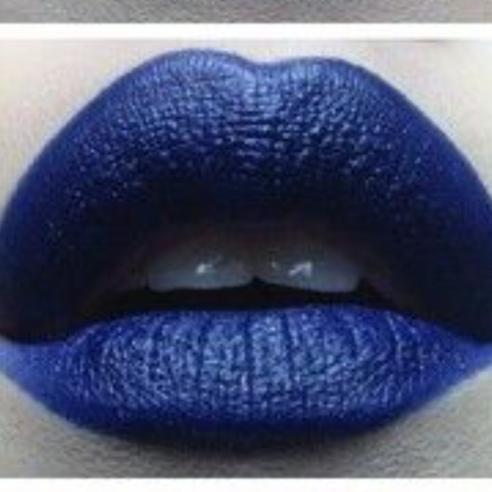 ❇️🧚‍♀️POE  Kat Von D DISCONTINUED Everlasting Lipliner NWT